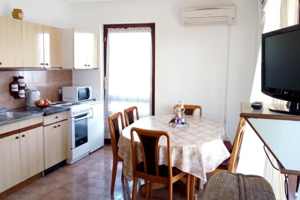 Apartment Zdenka Rasa Luaran gambar